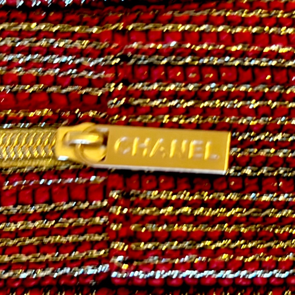 CHANEL NEW RED COSMETIC BAG with added unbranded CROSSBODY STRAP♥️FREE SHIPPING - Picture 3 of 9